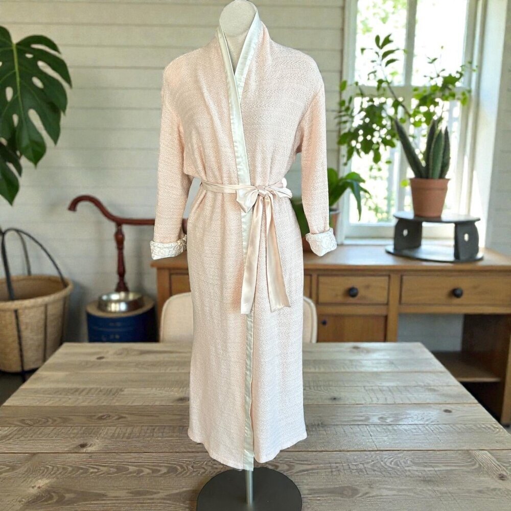 Natori Saks 5th Avenue Pink Robe Cozy Knit Embroidered Cuffs Self Belt Small